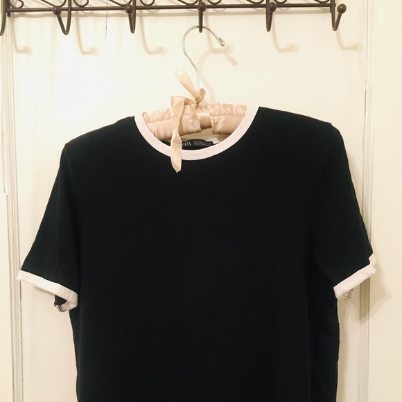 Basic Zara top - Picture 1 of 2